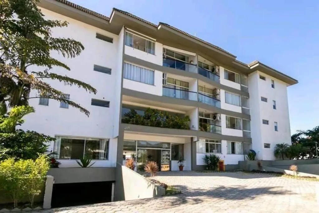 Excelente apartamento nr 317, 2dormitórios, Pé na Areia Praia das Toninhas com Piscina-1